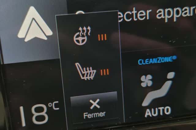 Volvo XC40 (2023) thumbnail 4