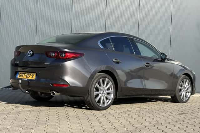 Mazda 3 (2024) thumbnail 3