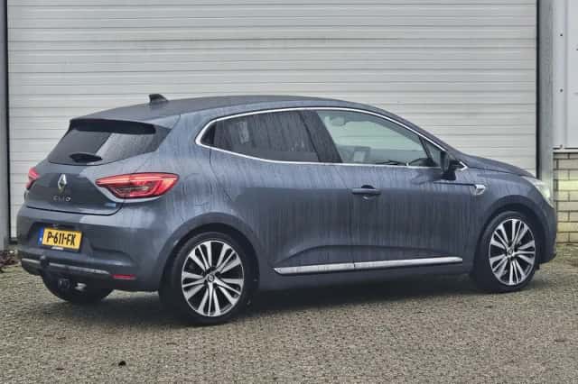 Renault Clio (2022) thumbnail 3