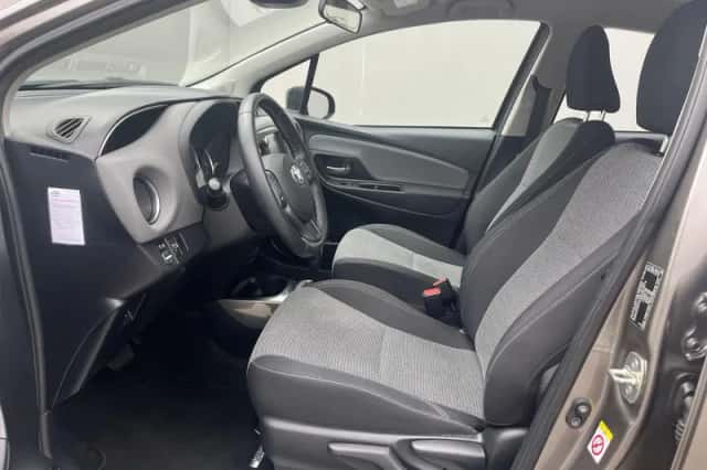 Toyota Yaris (2016) thumbnail 27