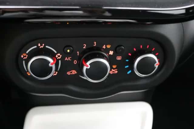 Renault Twingo (2015) thumbnail 31