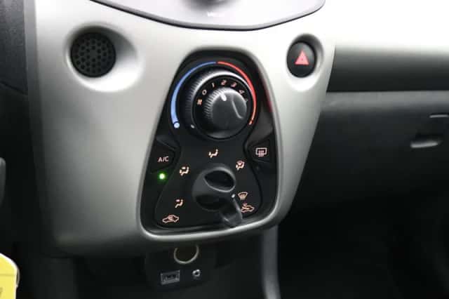 Peugeot 108 (2017) thumbnail 30