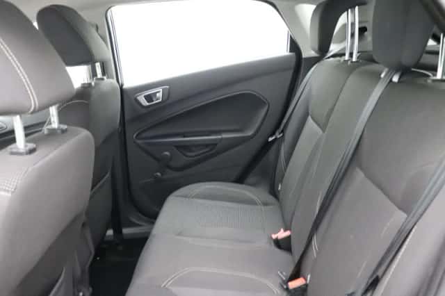 Ford Fiesta (2015) thumbnail 5