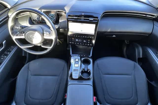 Hyundai Tucson (2023) thumbnail 2