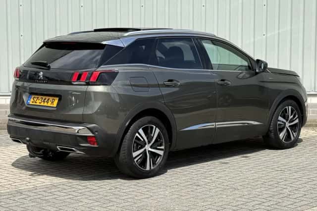 Peugeot 3008 (2018) thumbnail 3