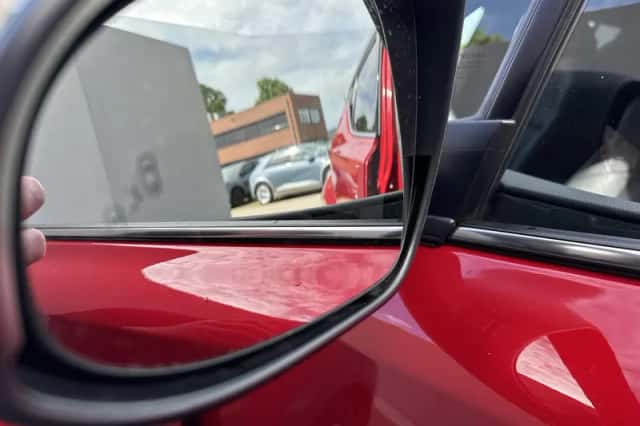 Toyota C-HR (2021) thumbnail 43