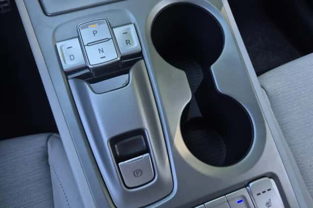 Hyundai Kona (2021) thumbnail 16