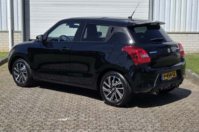 Suzuki Swift (2022) thumbnail 18