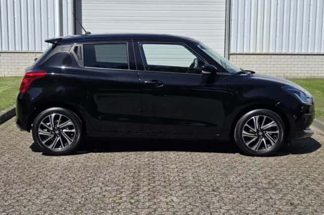 Suzuki Swift (2022) thumbnail 19