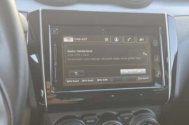 Suzuki Swift (2022) thumbnail 23