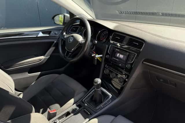 Volkswagen Golf (2014) thumbnail 32
