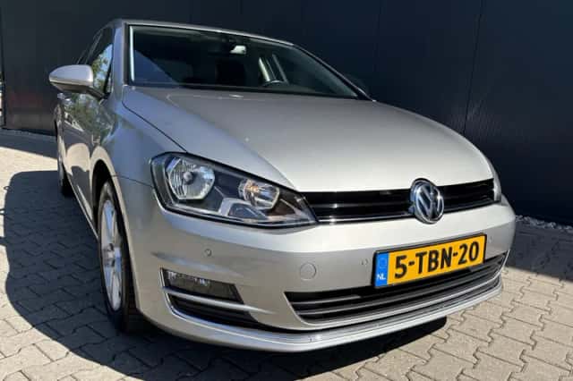 Volkswagen Golf (2014) thumbnail 34