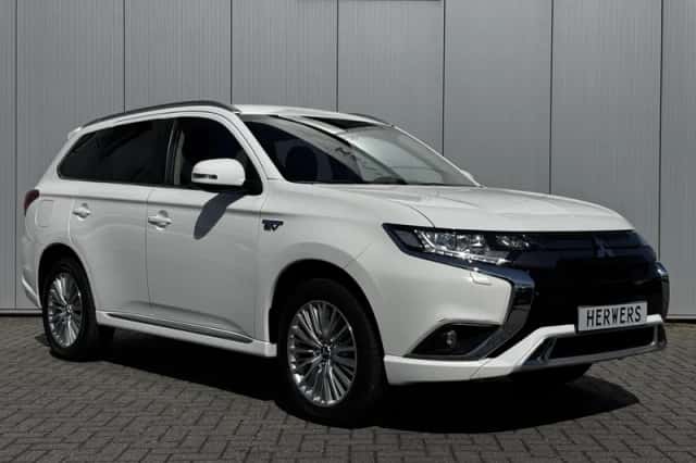 Mitsubishi Outlander (2021) thumbnail 13