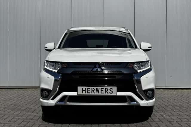 Mitsubishi Outlander (2021) thumbnail 27