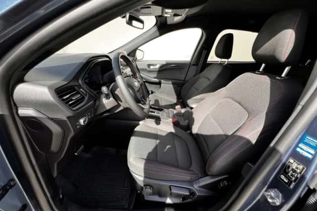 Ford Kuga (2022) thumbnail 9
