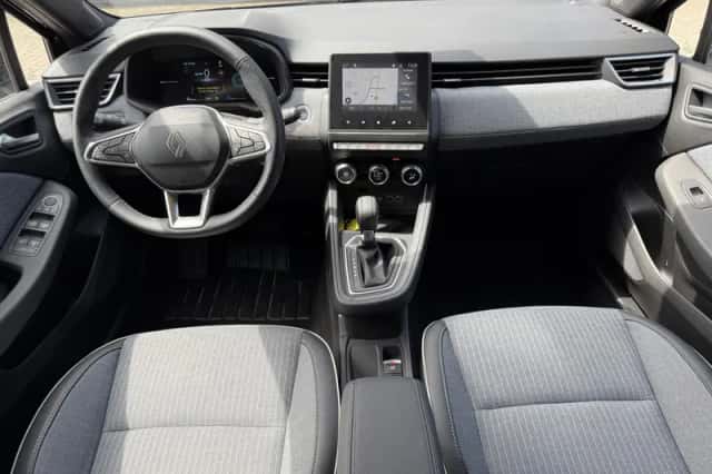 Renault Clio (2025) thumbnail 2