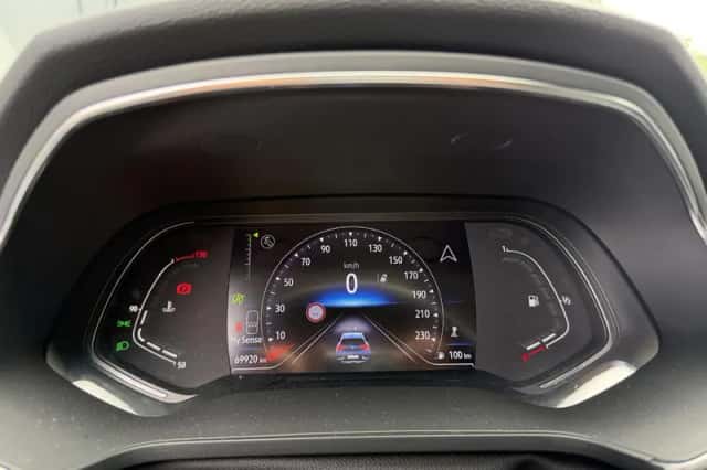 Renault Captur (2021) thumbnail 19