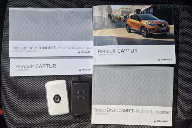 Renault Captur (2021) thumbnail 6