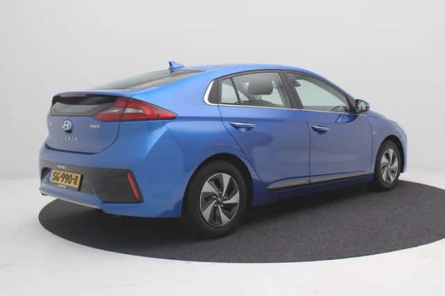 Hyundai Ioniq (2018) thumbnail 3