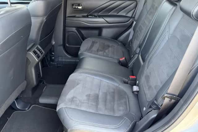 Mitsubishi Outlander (2021) thumbnail 22