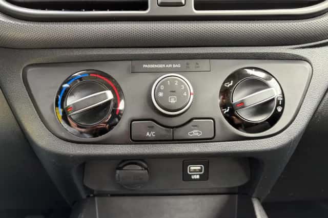 Hyundai i10 (2023) thumbnail 4