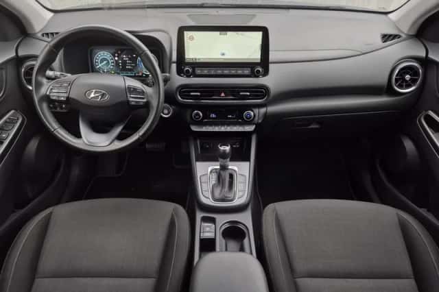 Hyundai Kona (2023) thumbnail 2