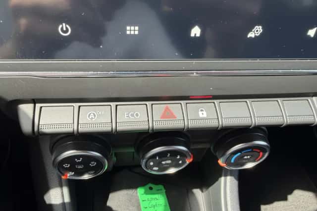 Renault Captur (2022) thumbnail 30