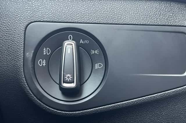 Volkswagen Tiguan (2020) thumbnail 24
