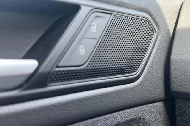 Volkswagen Tiguan (2020) thumbnail 27