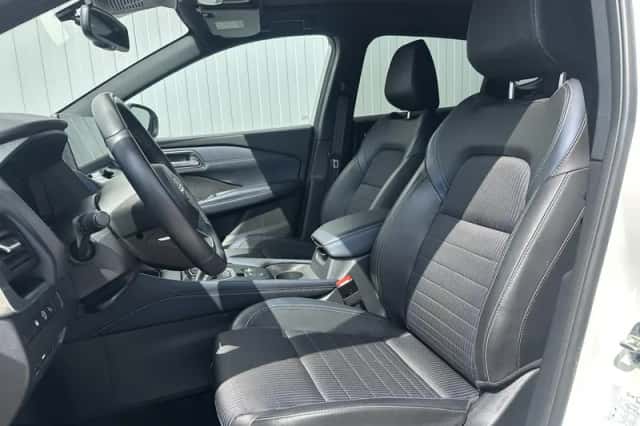 Nissan Qashqai (2023) thumbnail 6