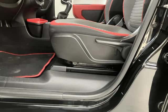 Renault Twingo (2016) thumbnail 21