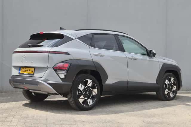 Hyundai Kona (2024) thumbnail 3