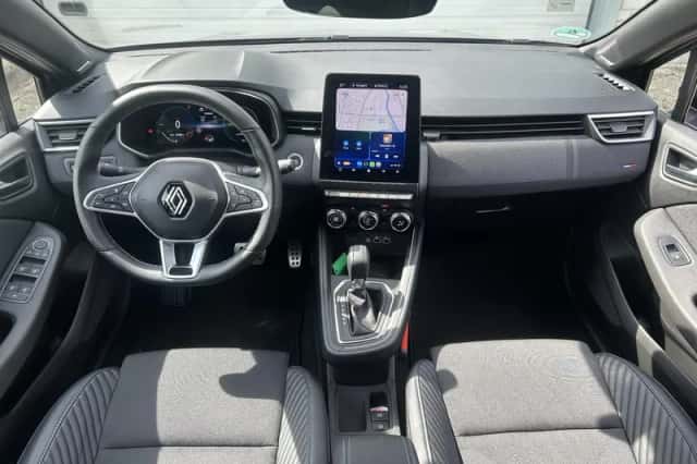 Renault Clio (2023) thumbnail 2