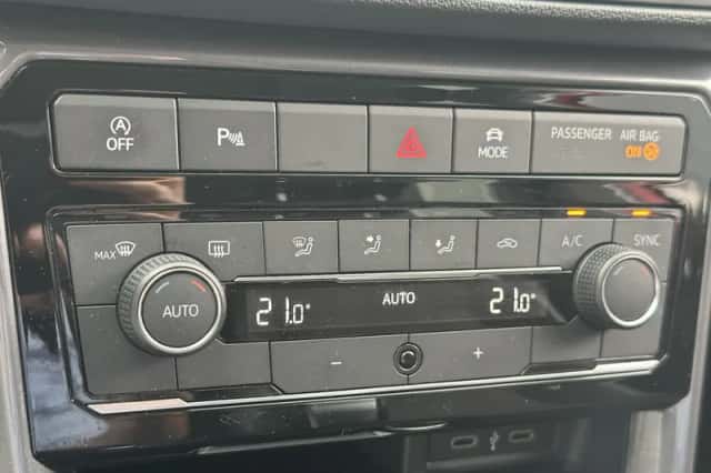 Volkswagen T-Cross (2021) thumbnail 4