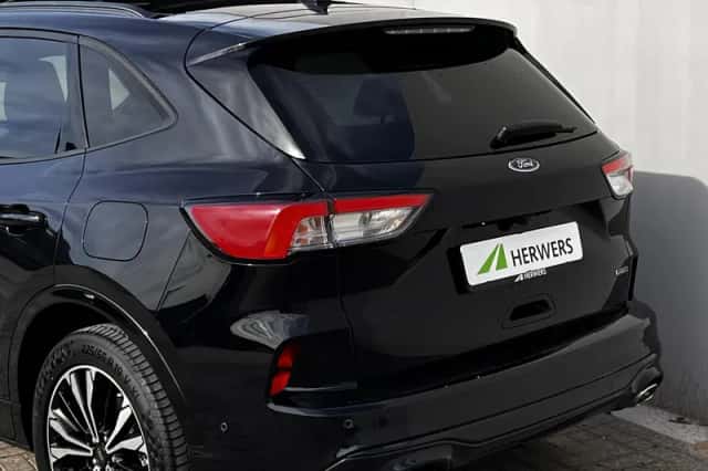 Ford Kuga (2023) thumbnail 57