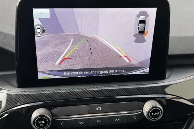 Ford Kuga (2023) thumbnail 7