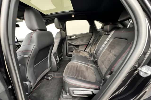 Ford Kuga (2023) thumbnail 10