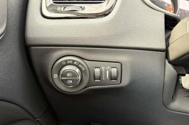 Jeep Compass (2019) thumbnail 16