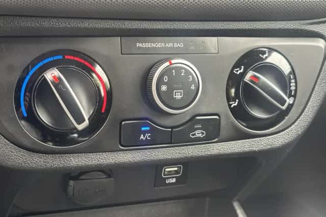 Hyundai i10 (2022) thumbnail 25
