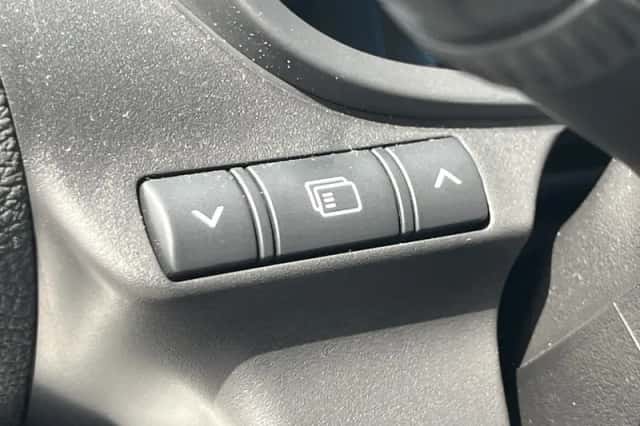 Mitsubishi Eclipse Cross (2023) thumbnail 38