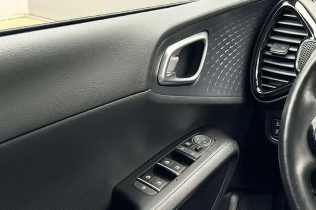 Kia Soul EV (2020) thumbnail 15