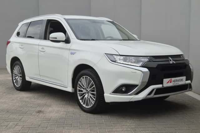 Mitsubishi Outlander (2021) thumbnail 18