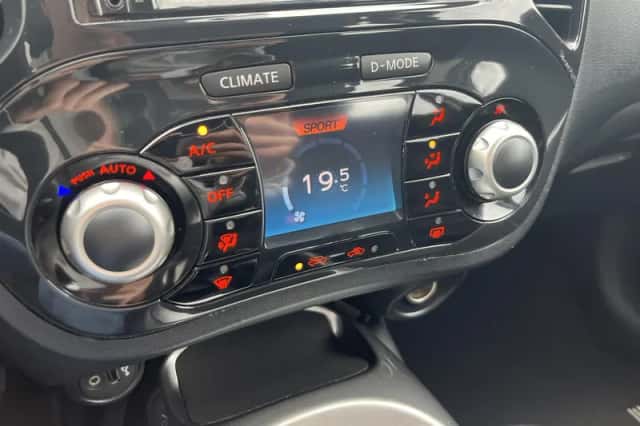 Nissan Juke (2011) thumbnail 4