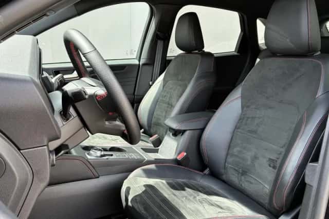 Ford Kuga (2023) thumbnail 26