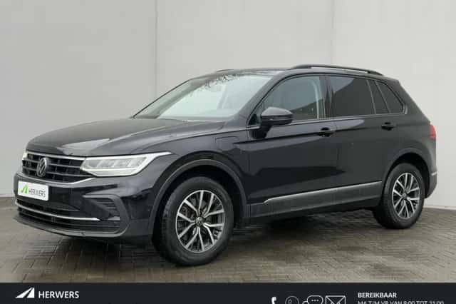 Volkswagen Tiguan (2022)
