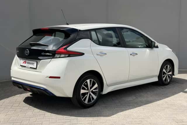 Nissan Leaf (2021) thumbnail 3