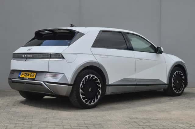 Hyundai Ioniq 5 (2022) thumbnail 3