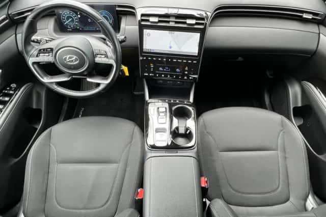 Hyundai Tucson (2023) thumbnail 2