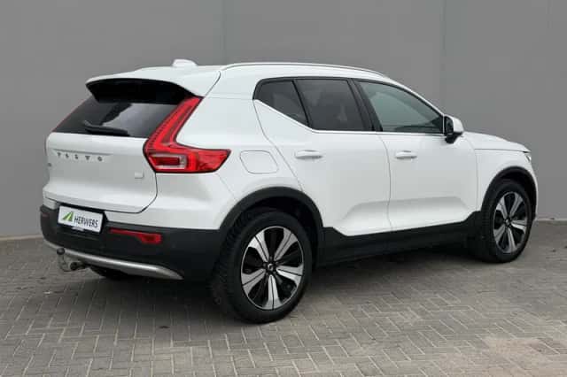 Volvo XC40 (2022) thumbnail 3