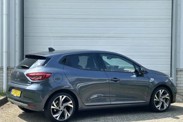 Renault Clio (2022) thumbnail 3